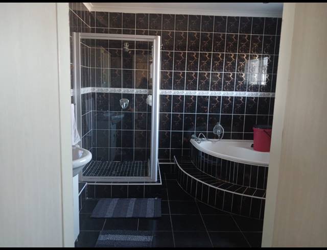 4 BEDROOM FREEHOLD FOR SALE IN AVOCA